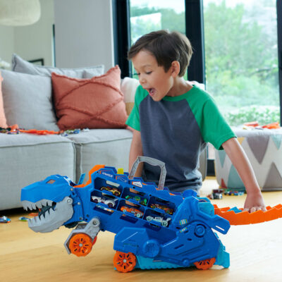 Hot Wheels City Ultimate Hauler, Transforms into A T-Rex With Race Track, Stores 20+ Cars