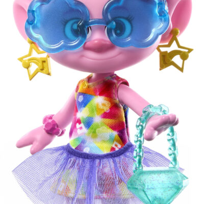 Dreamworks Trolls Band Together Chic Queen Poppy Fashion Doll & 10+ Styling Accessories